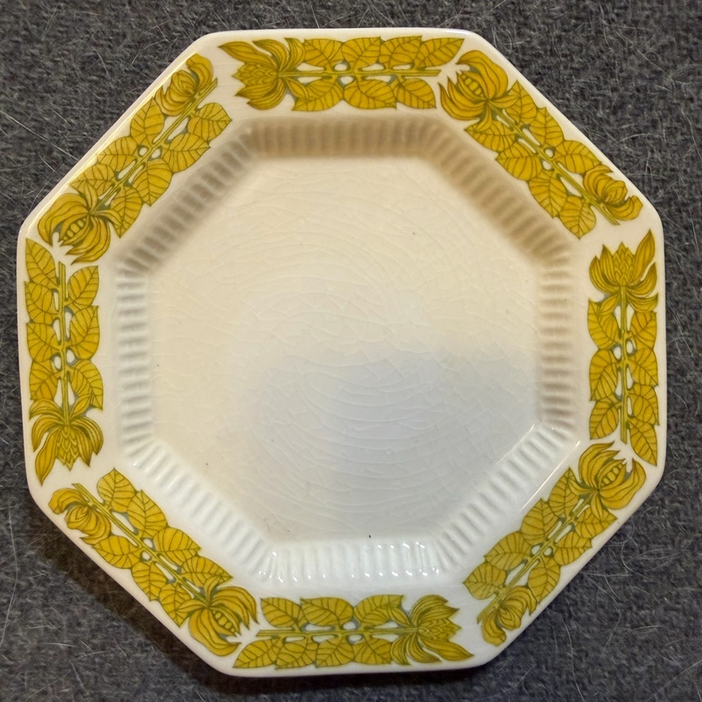 Set of 4 Vintage Independence Ironstone Dinner Plates